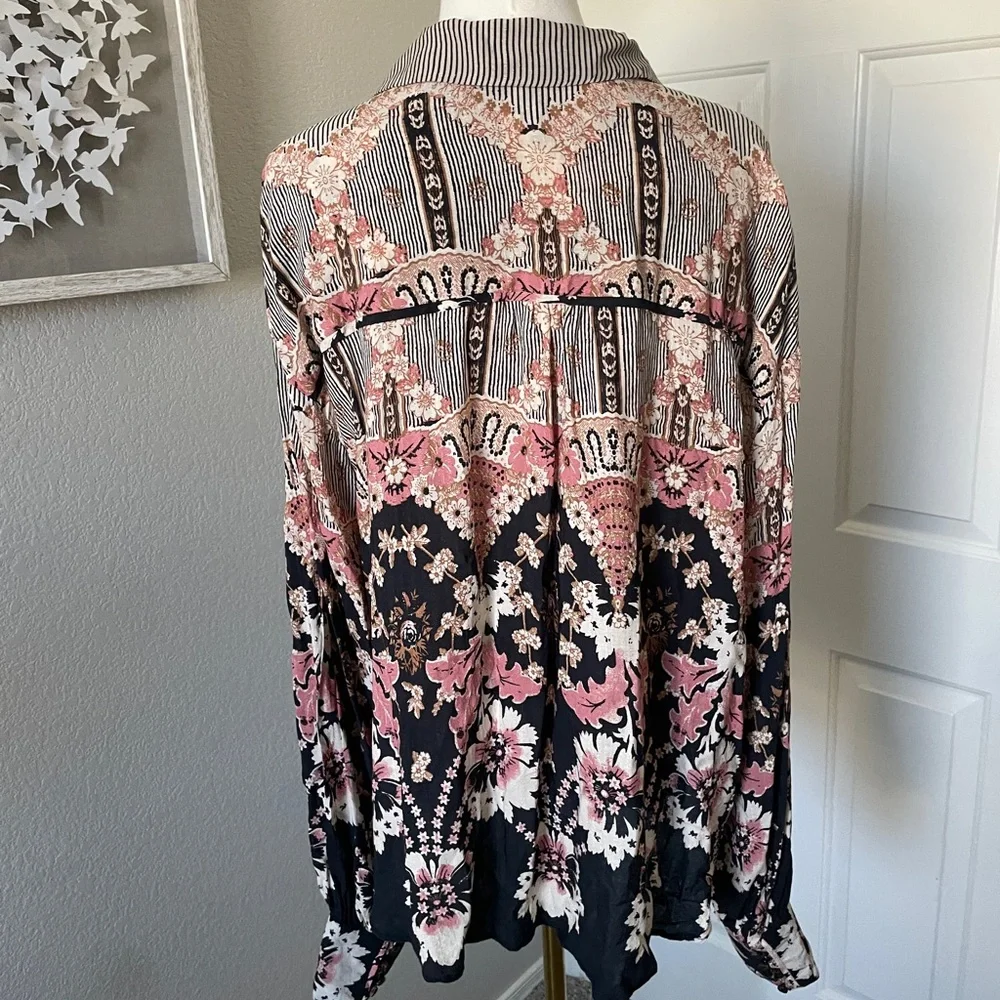Free People Black and Pink Floral V-Neck Button Front Blouse - Picture 5 of 5